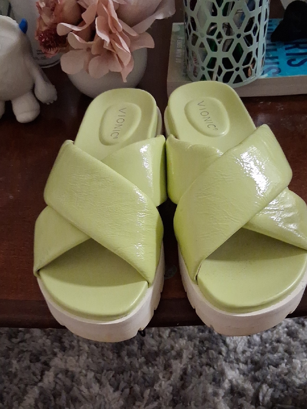 Vionic Lime Green Crisscross Platform Slides